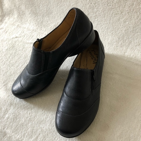 DSW Natural Soul All Thru Comfort black loafer - Picture 3 of 5